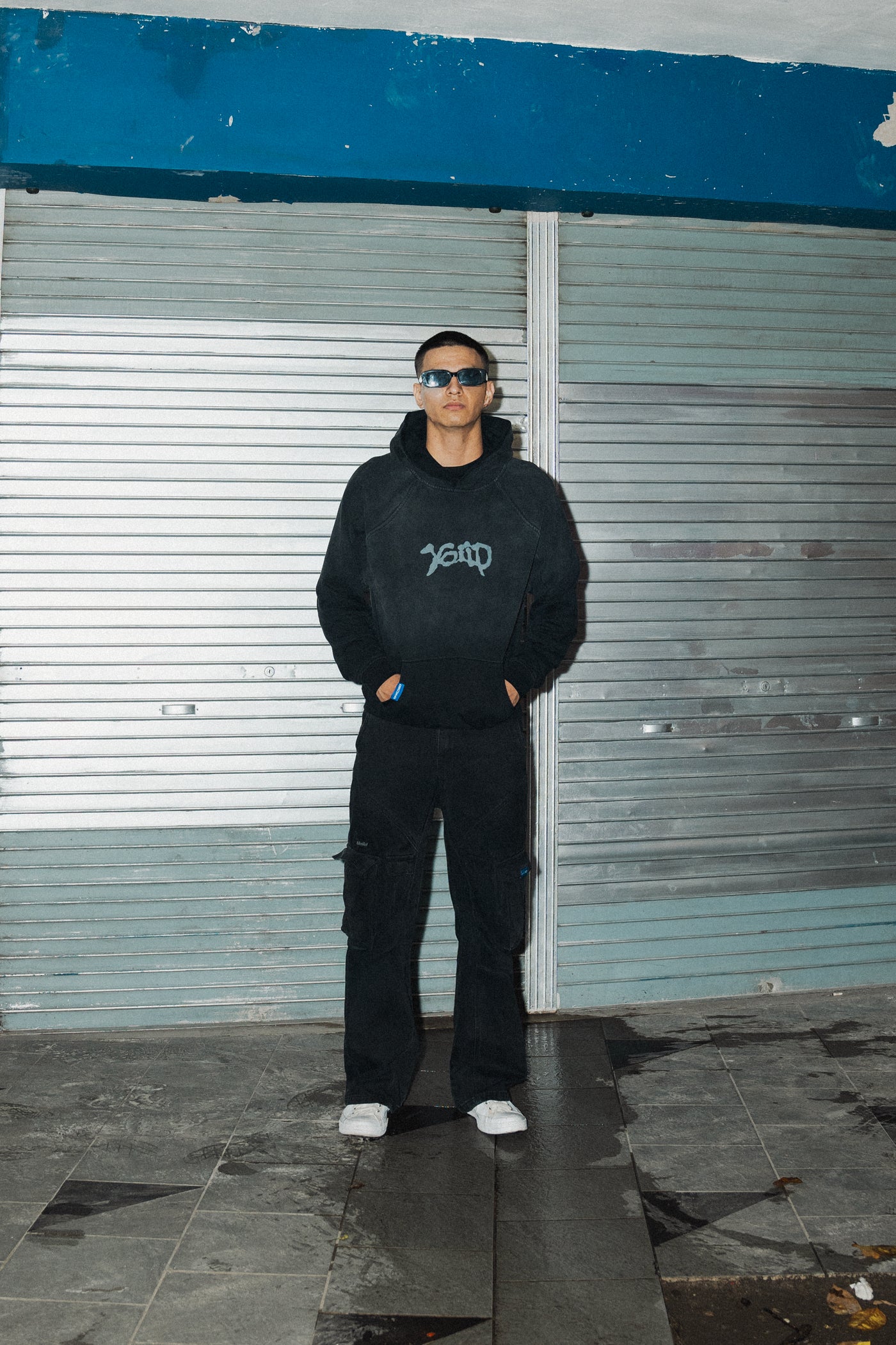 Chaos of the future - Washed black hoodie